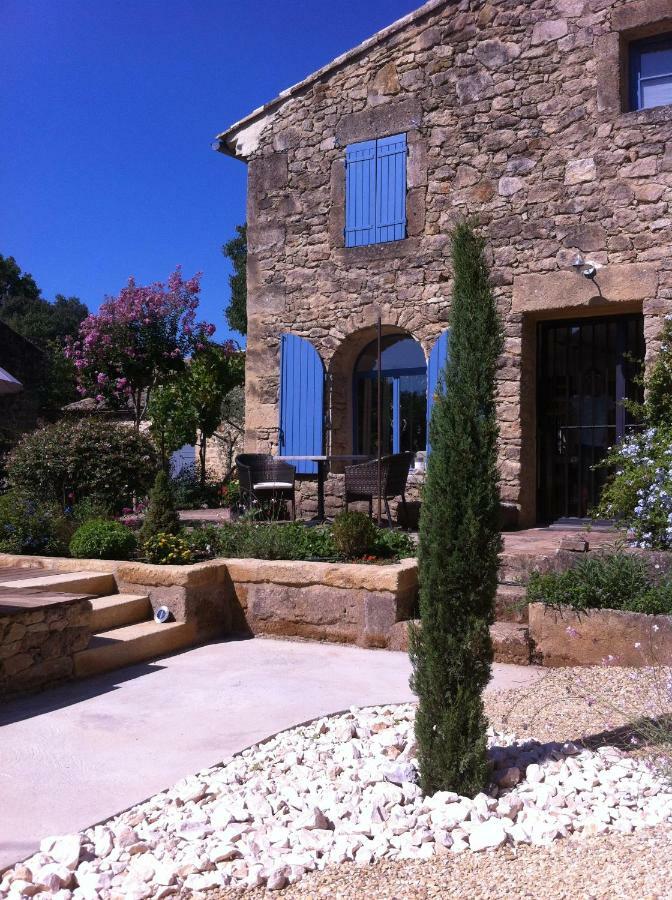 A Gauche Du Pont Hotel Vers Pont du Gard Exterior photo